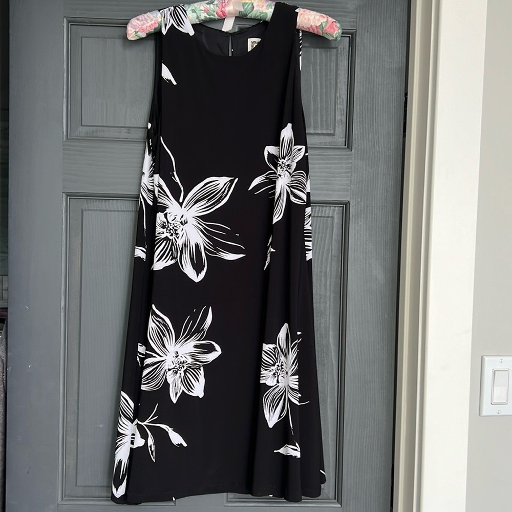 Anne Klein sleeveless dress, size 4